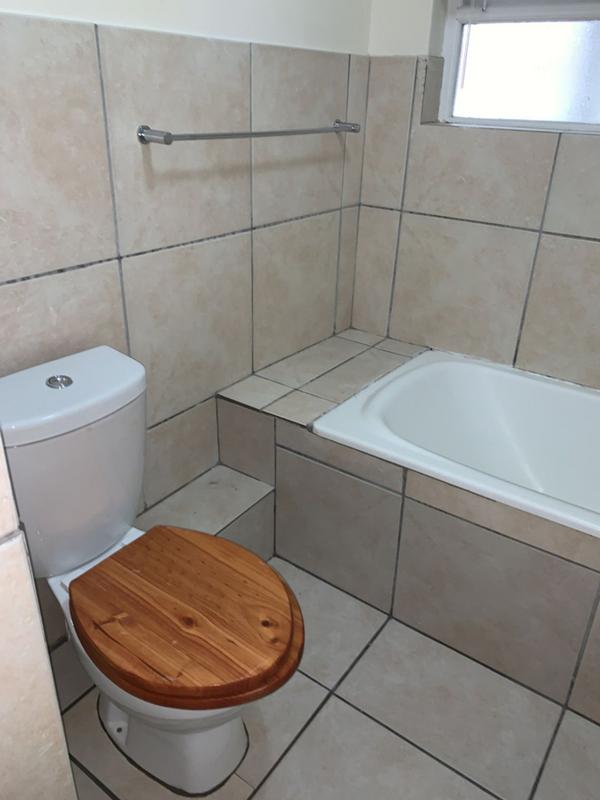 To Let 1 Bedroom Property for Rent in Wynberg Western Cape